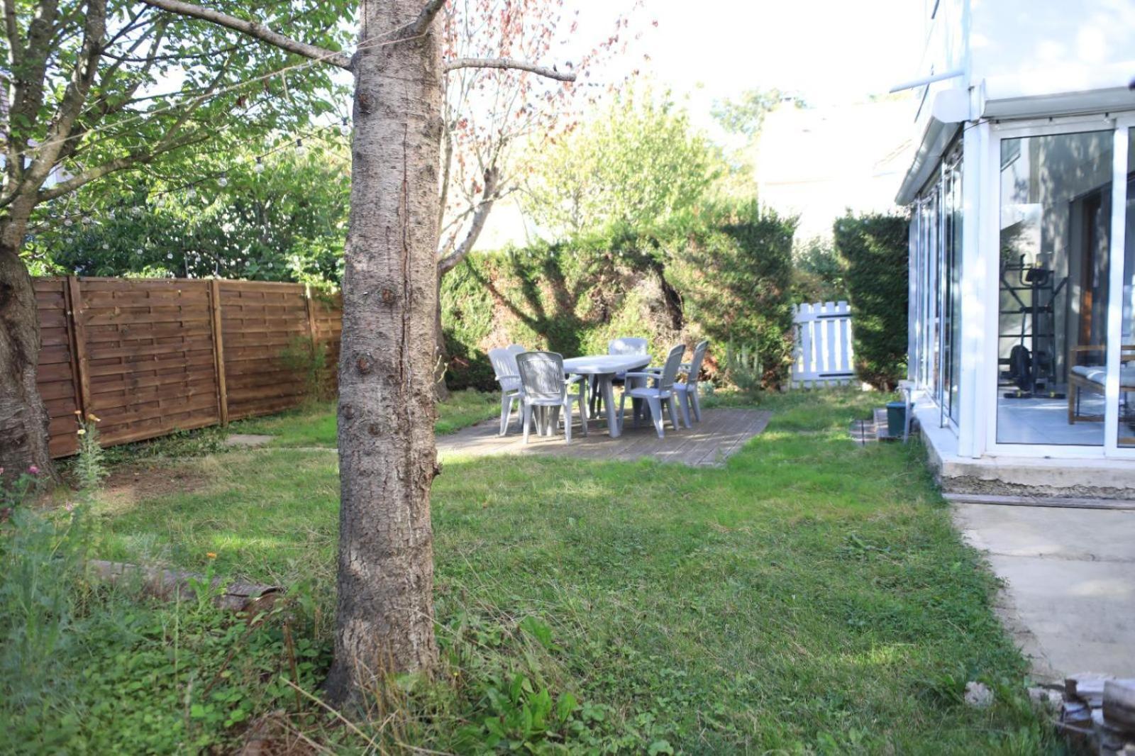 Appartement Calme Avec Jardin Proche De Paris Evry-Gregy-sur-Yerre Экстерьер фото