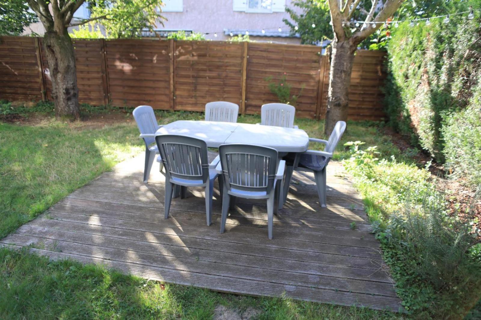 Appartement Calme Avec Jardin Proche De Paris Evry-Gregy-sur-Yerre Экстерьер фото